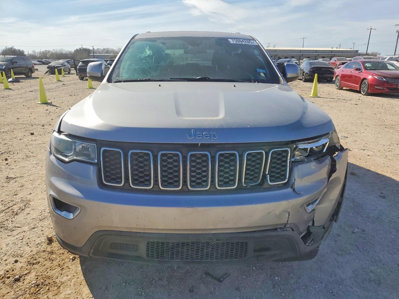 2018 JEEP GRAND CHEROKEE LAREDO photo 9