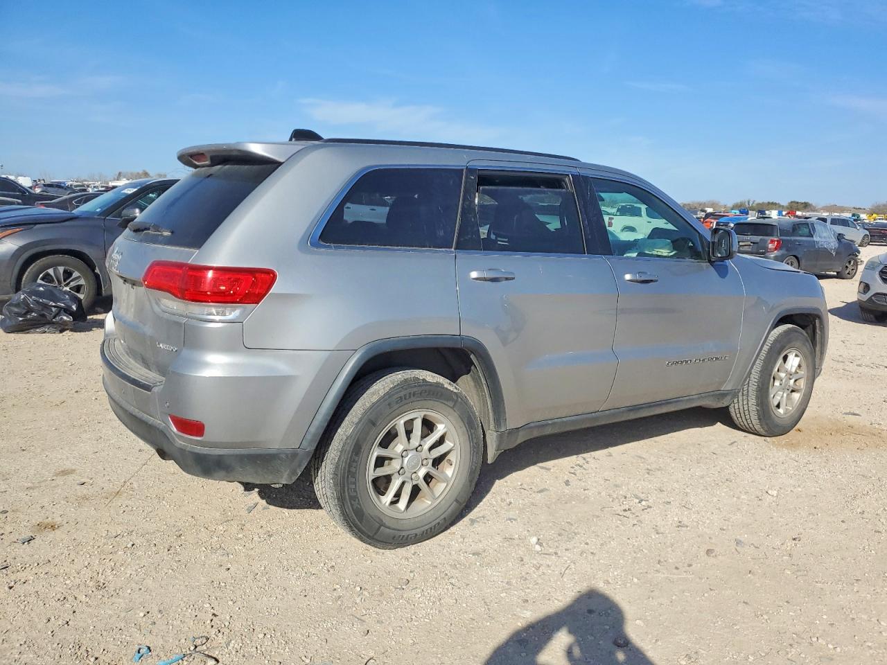 2018 JEEP GRAND CHEROKEE LAREDO photo 5