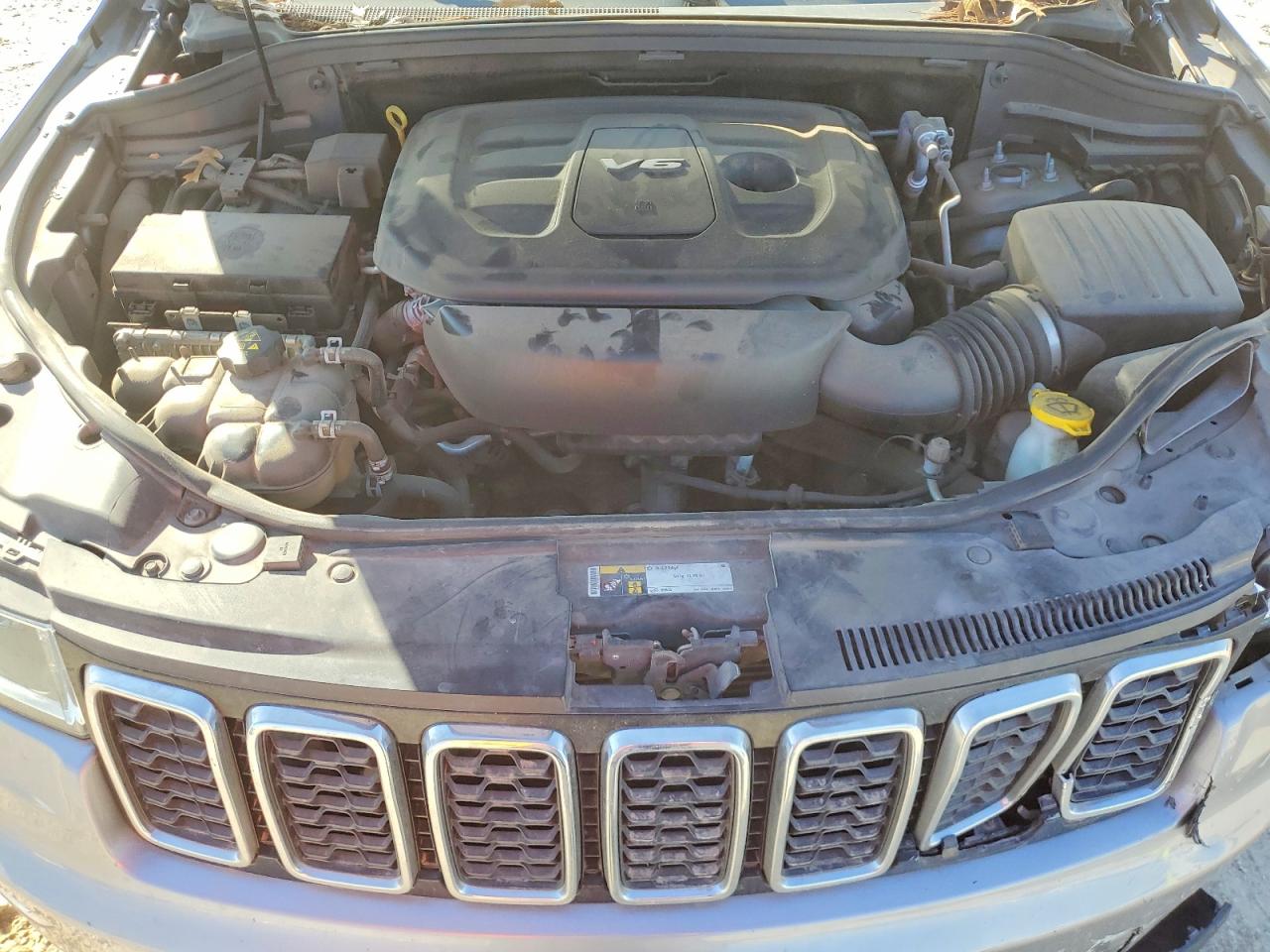 2018 JEEP GRAND CHEROKEE LAREDO photo 21