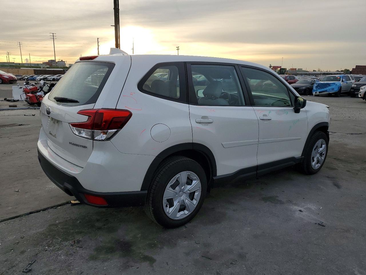 2020 SUBARU FORESTER photo 3
