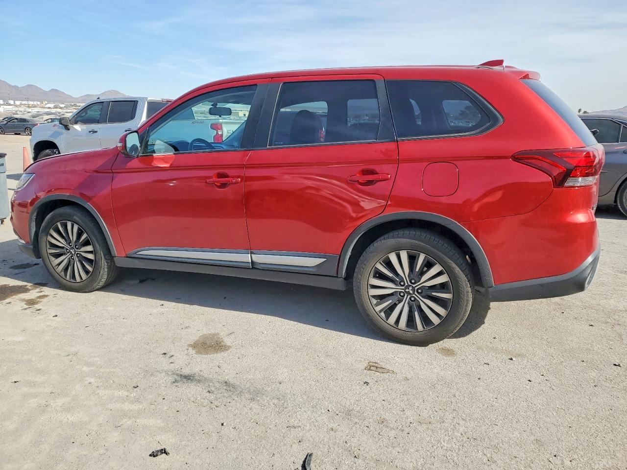 2019 MITSUBISHI OUTLANDER SE photo 3