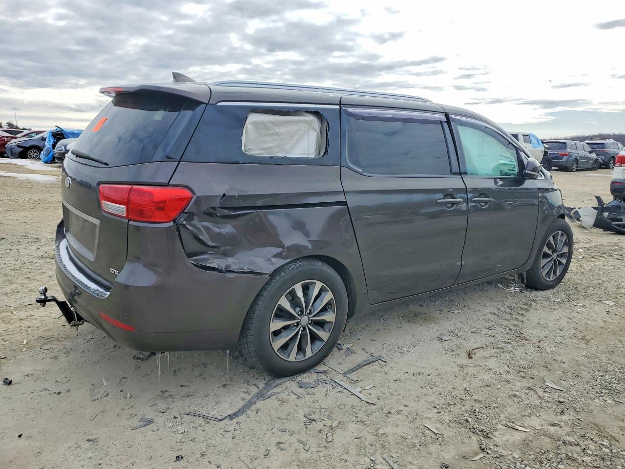 2018 KIA SEDONA EX photo 3