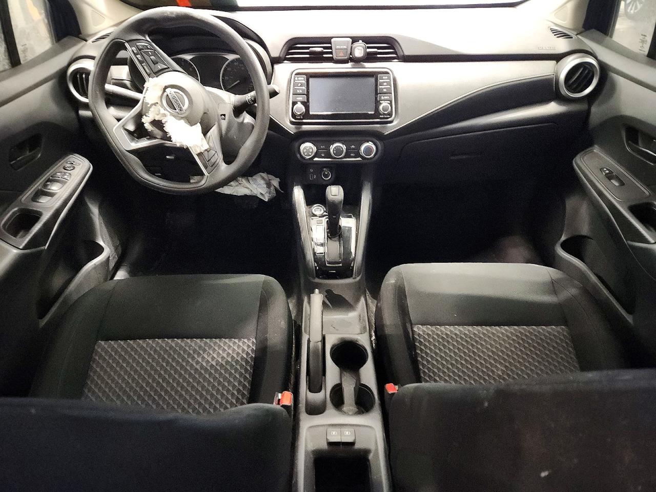 2021 NISSAN VERSA S photo 15