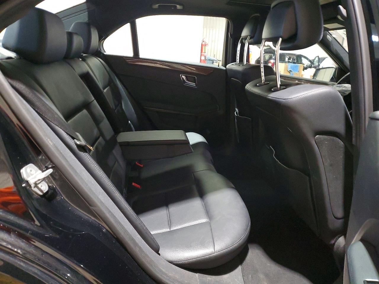 2011 MERCEDES-BENZ E 350 4MATIC photo 28
