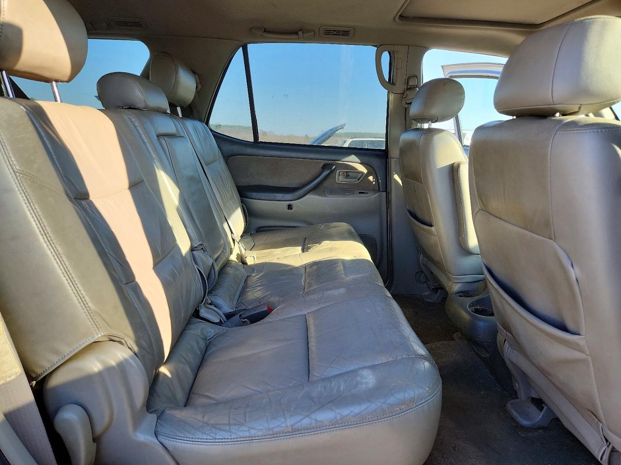 2003 TOYOTA SEQUOIA SR5 photo 11