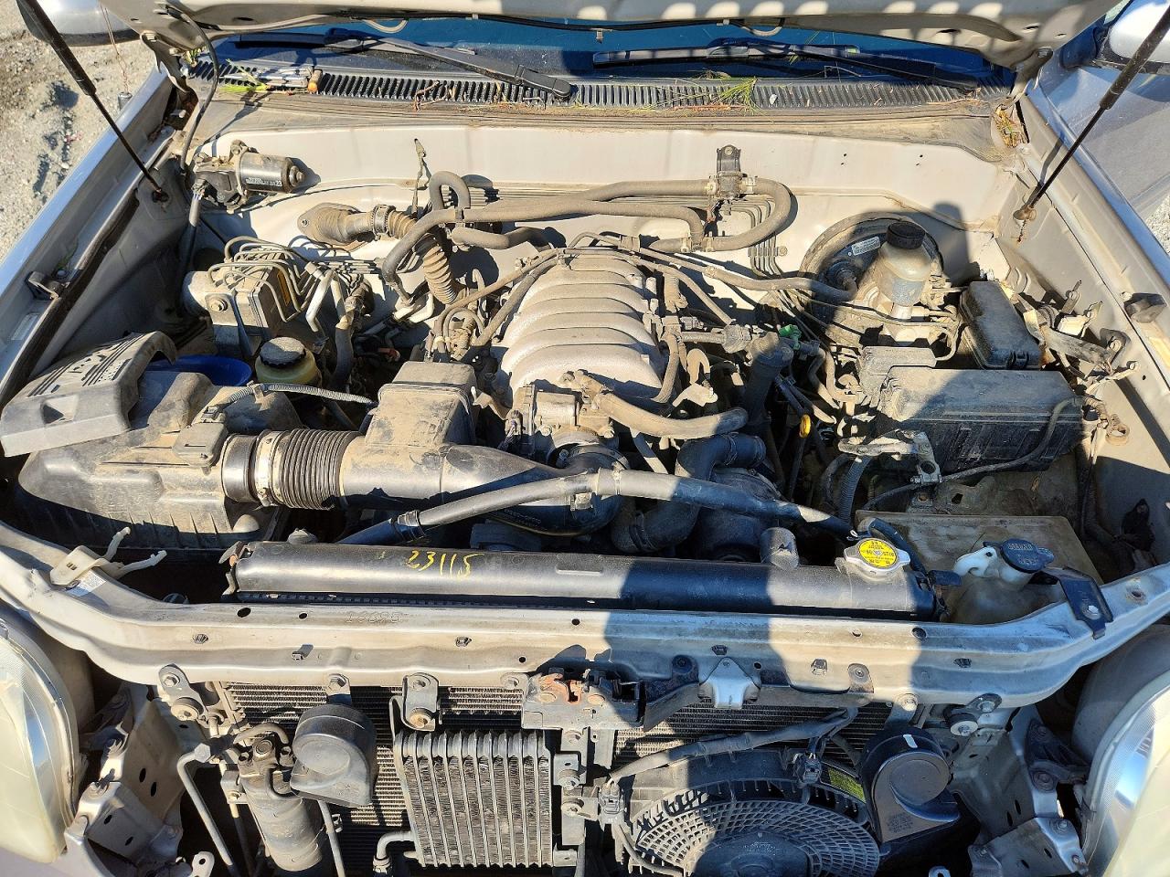 2003 TOYOTA SEQUOIA SR5 photo 12