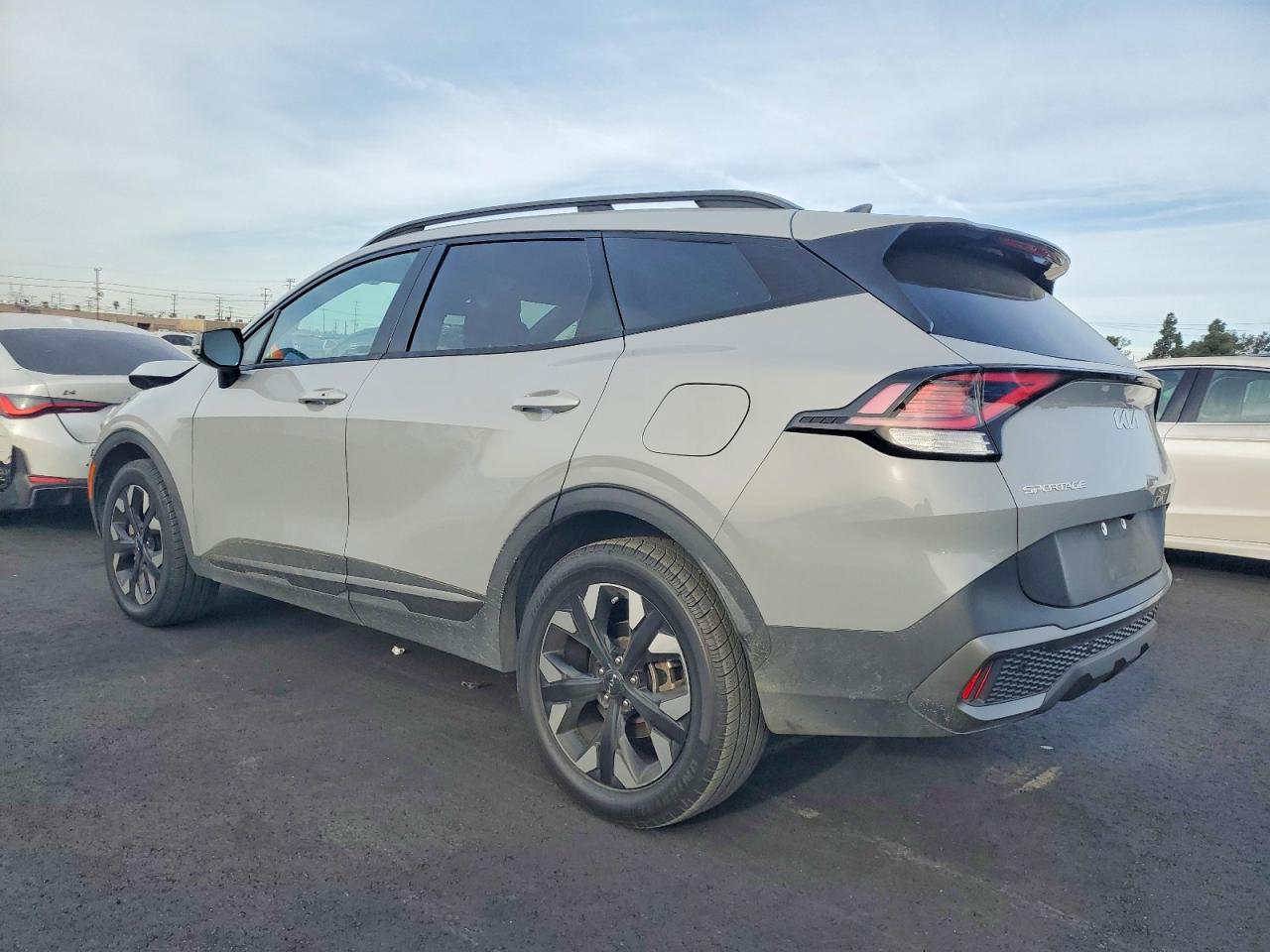 2023 KIA SPORTAGE X LINE photo 3