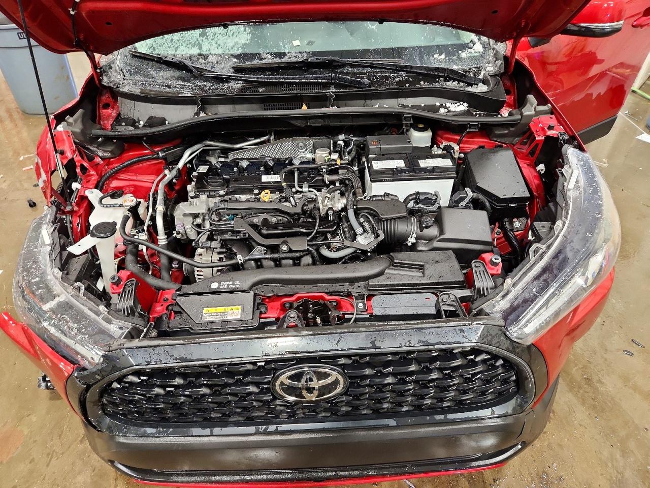 2022 TOYOTA COROLLA CROSS LE photo 12