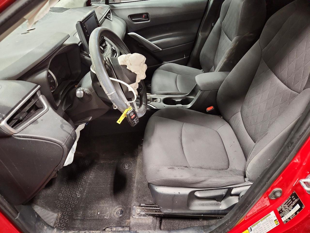 2022 TOYOTA COROLLA CROSS LE photo 7