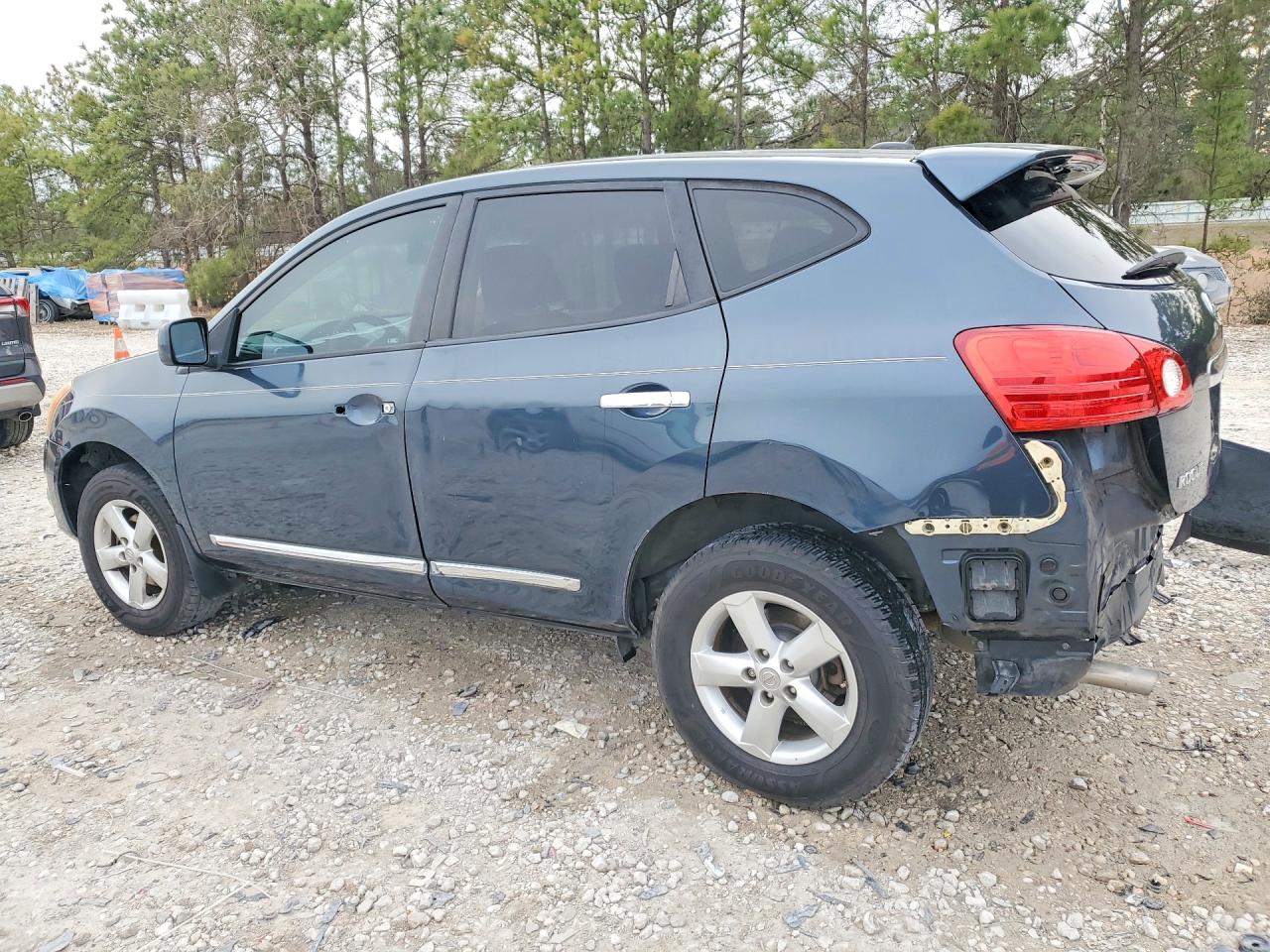 2013 NISSAN ROGUE S photo 2