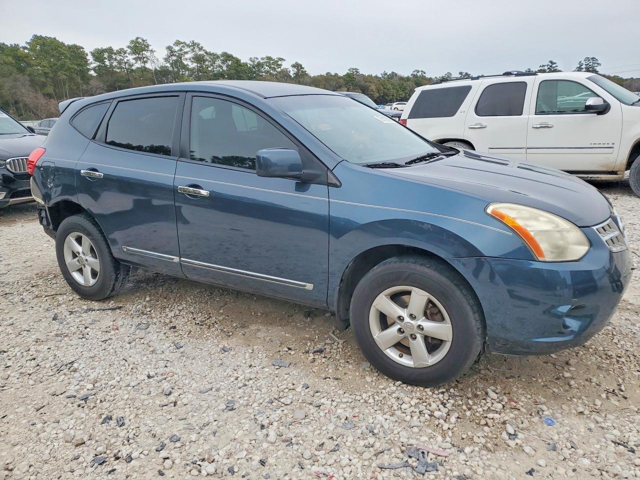 2013 NISSAN ROGUE S photo 4