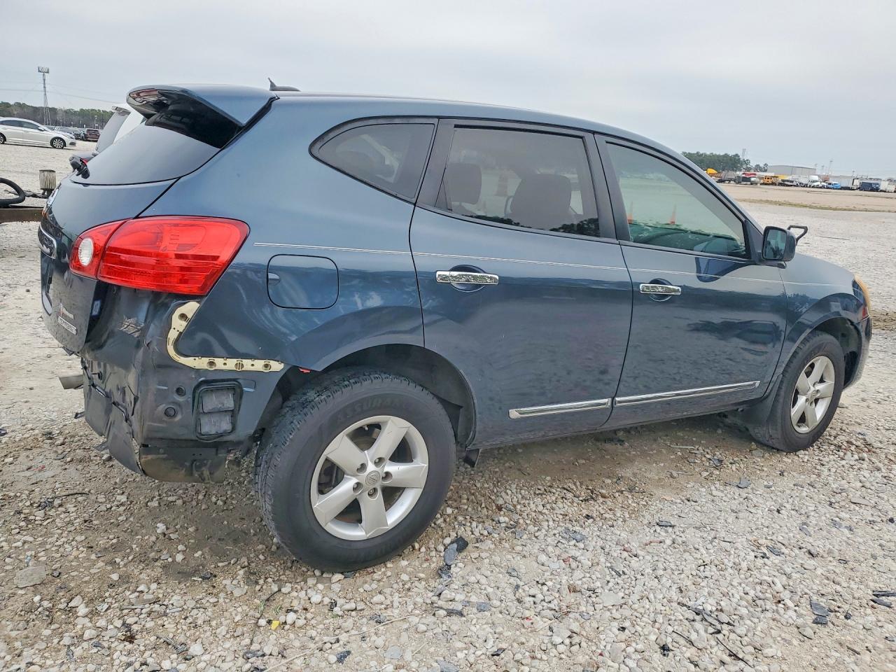 2013 NISSAN ROGUE S photo 3