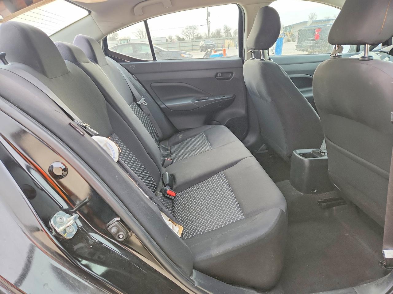 2021 NISSAN VERSA S photo 19