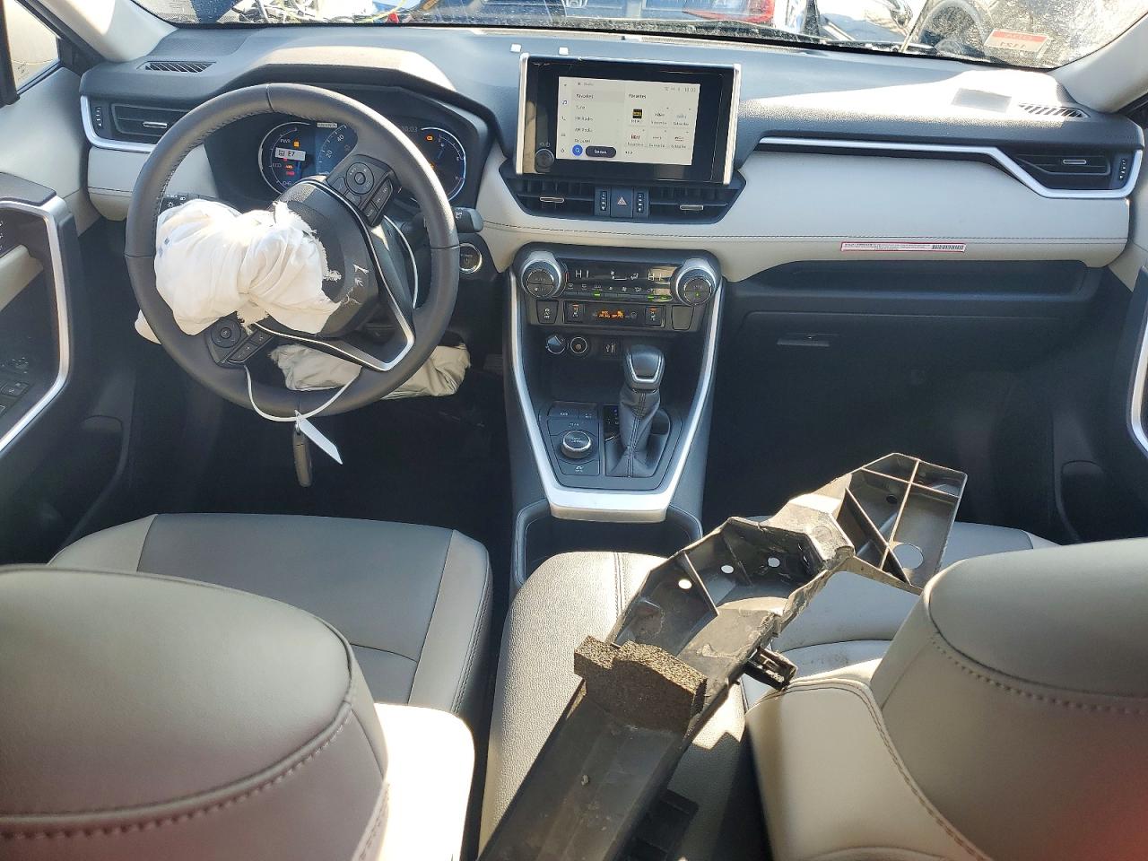 2024 TOYOTA RAV4 XLE PREMIUM photo 8