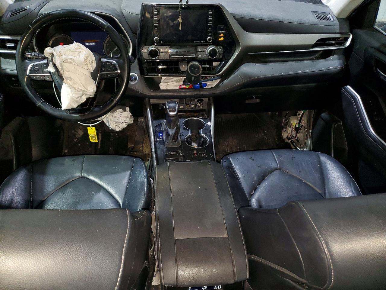 2021 TOYOTA HIGHLANDER XLE photo 15