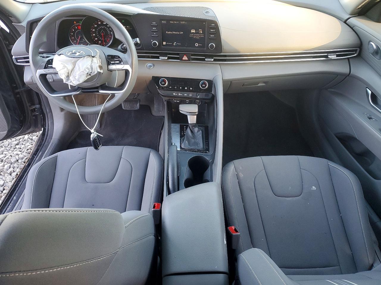 2023 HYUNDAI ELANTRA SEL photo 22