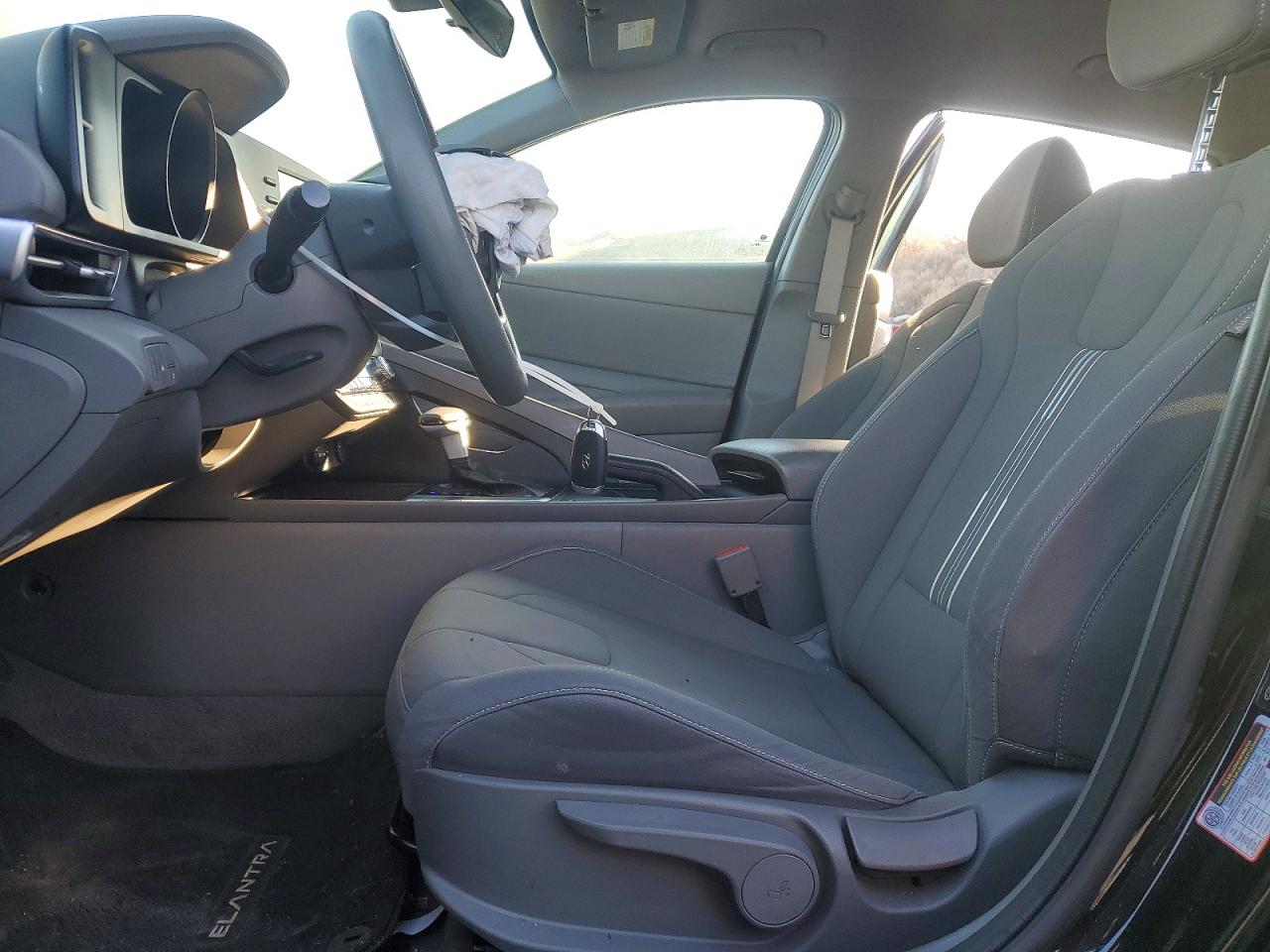 2023 HYUNDAI ELANTRA SEL photo 19