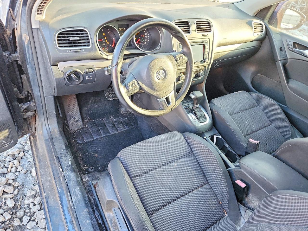 2011 VOLKSWAGEN GOLF photo 8