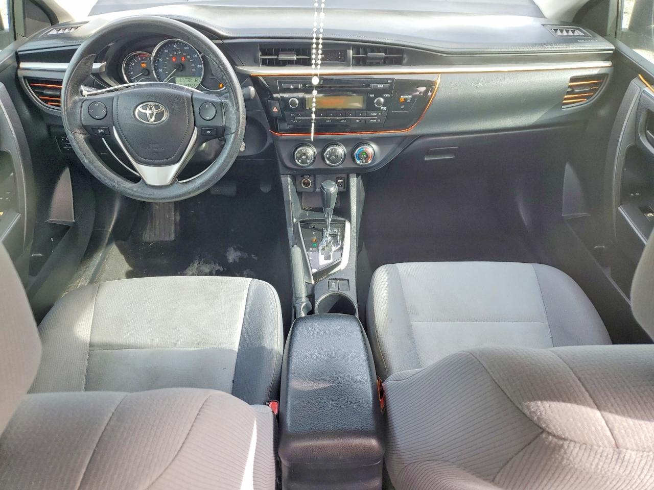 2015 TOYOTA COROLLA L photo 15