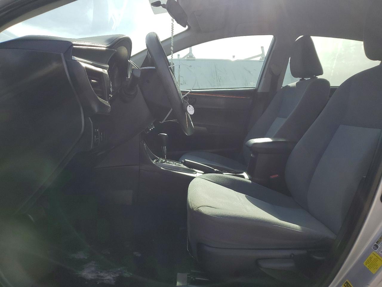 2015 TOYOTA COROLLA L photo 13