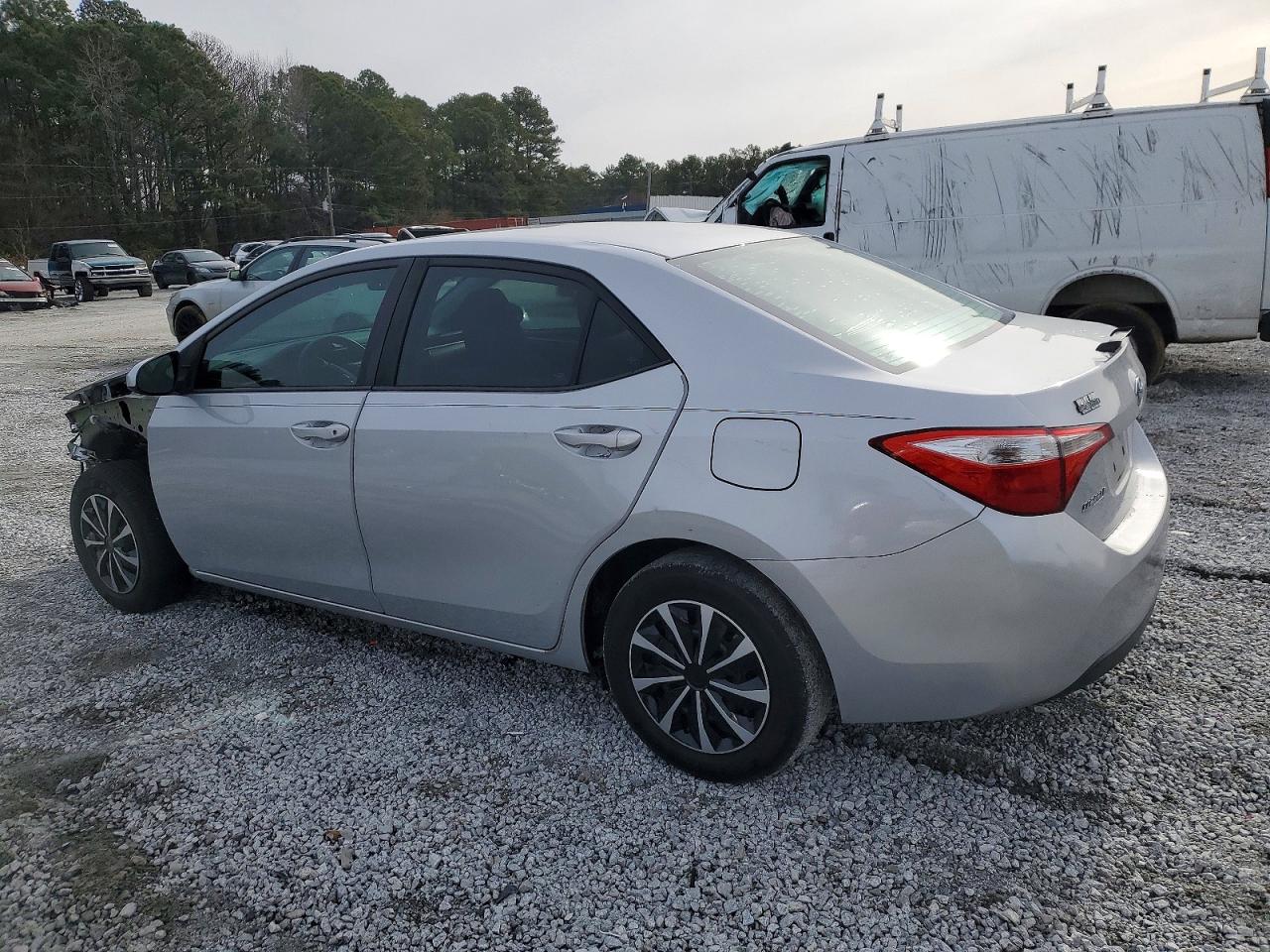 2015 TOYOTA COROLLA L photo 3