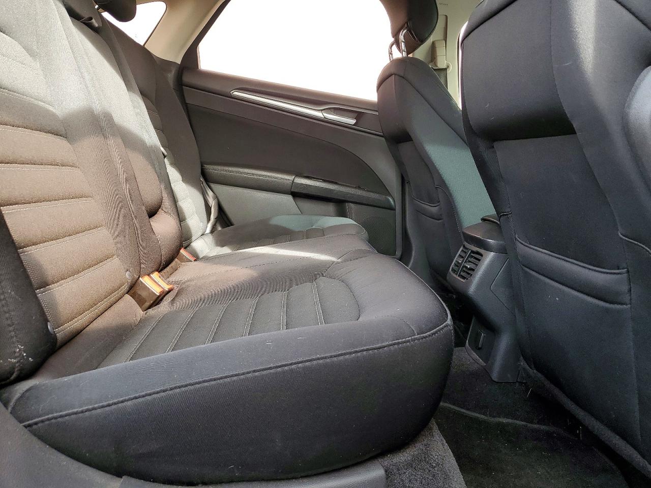 2015 FORD FUSION SE photo 10