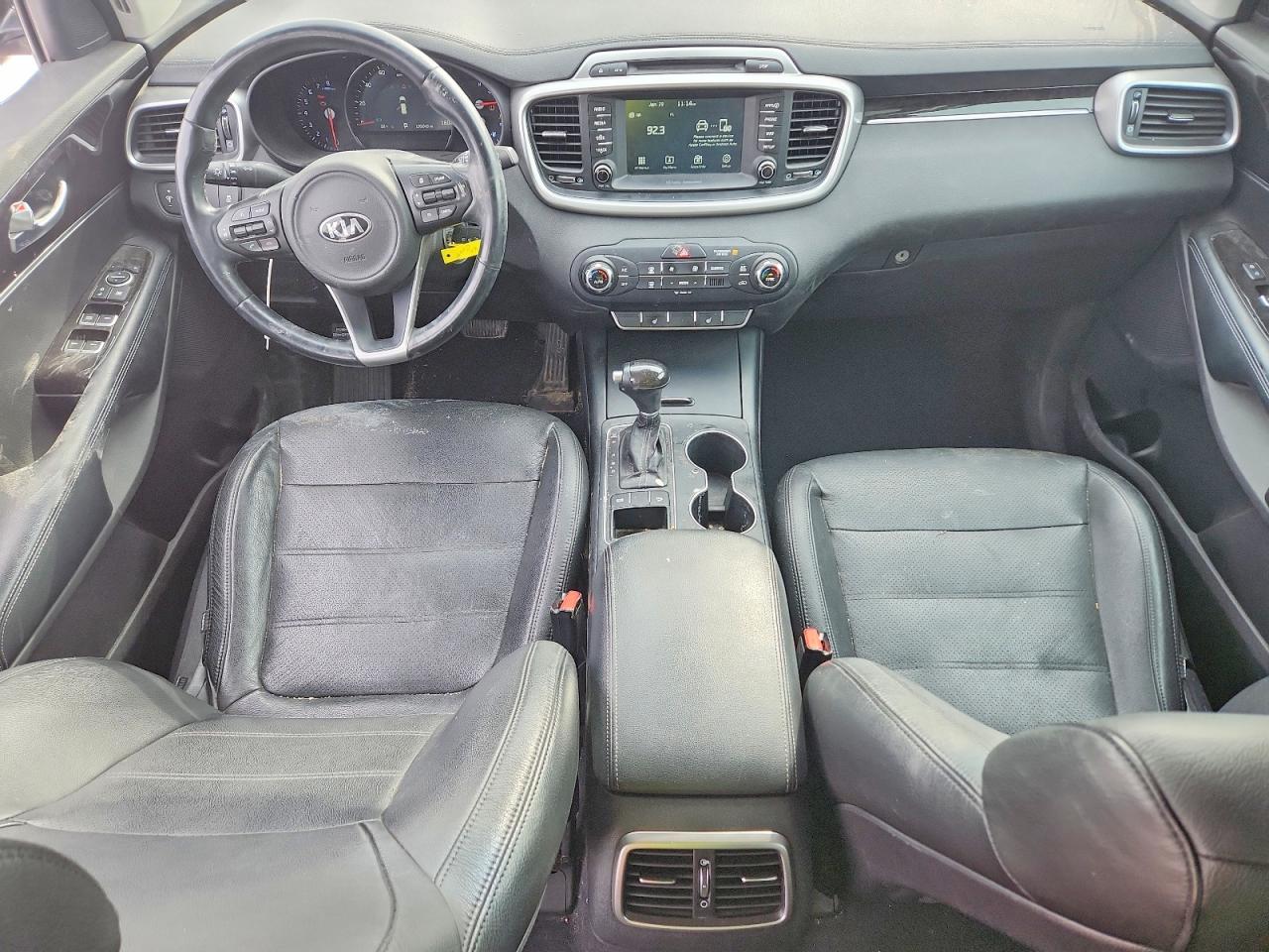 2017 KIA SORENTO LX photo 8