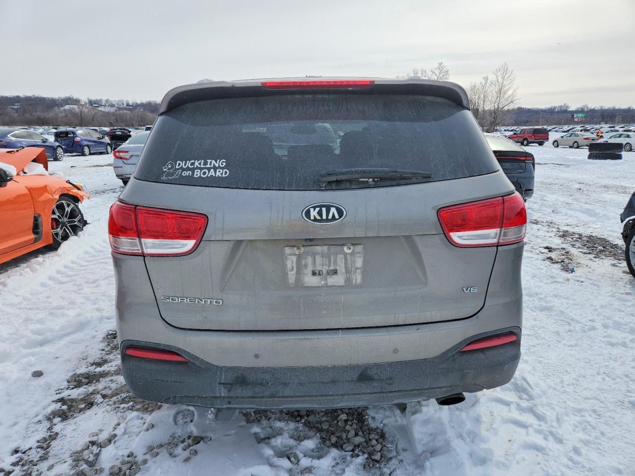2017 KIA SORENTO LX photo 6