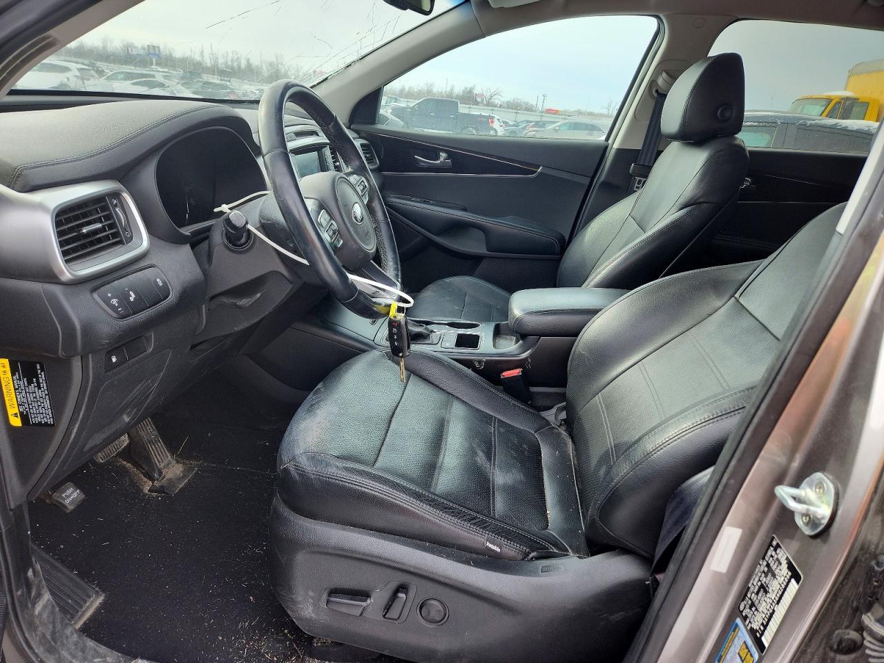 2017 KIA SORENTO LX photo 7