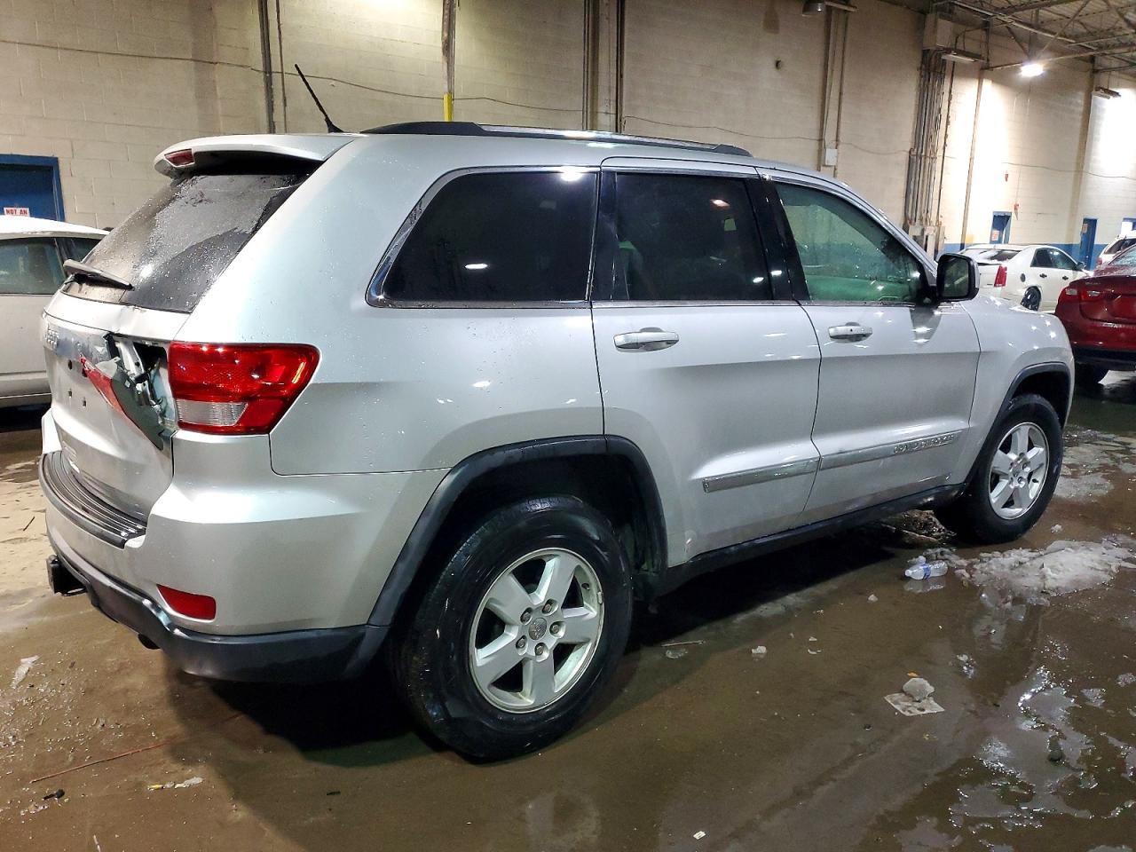 2012 JEEP GRAND CHEROKEE LAREDO photo 3