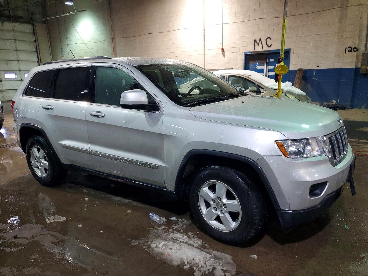 2012 JEEP GRAND CHEROKEE LAREDO photo 4
