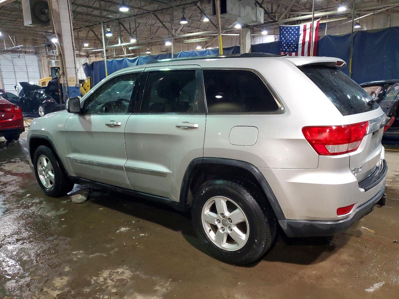 2012 JEEP GRAND CHEROKEE LAREDO photo 2