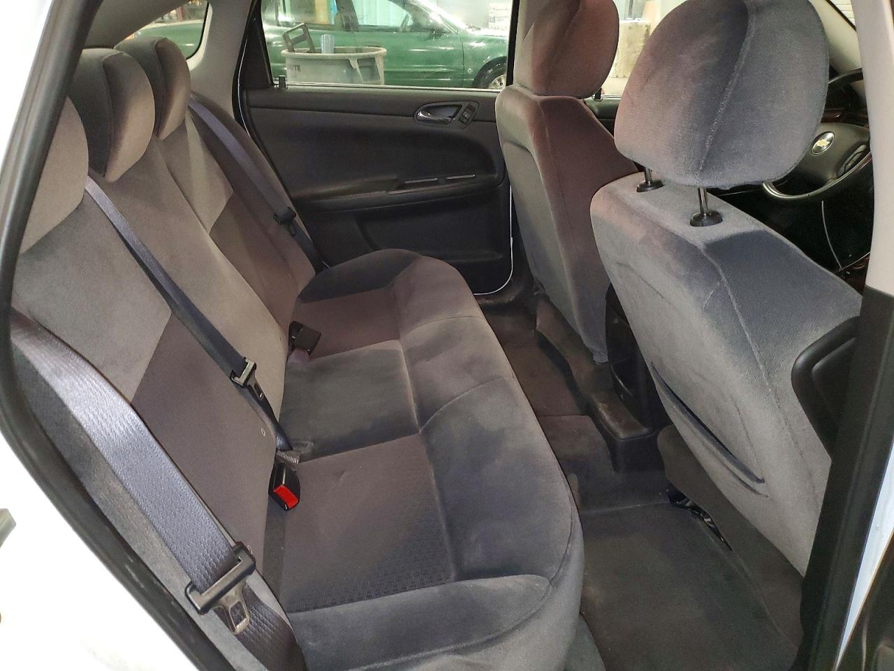 2010 CHEVROLET IMPALA LT photo 19
