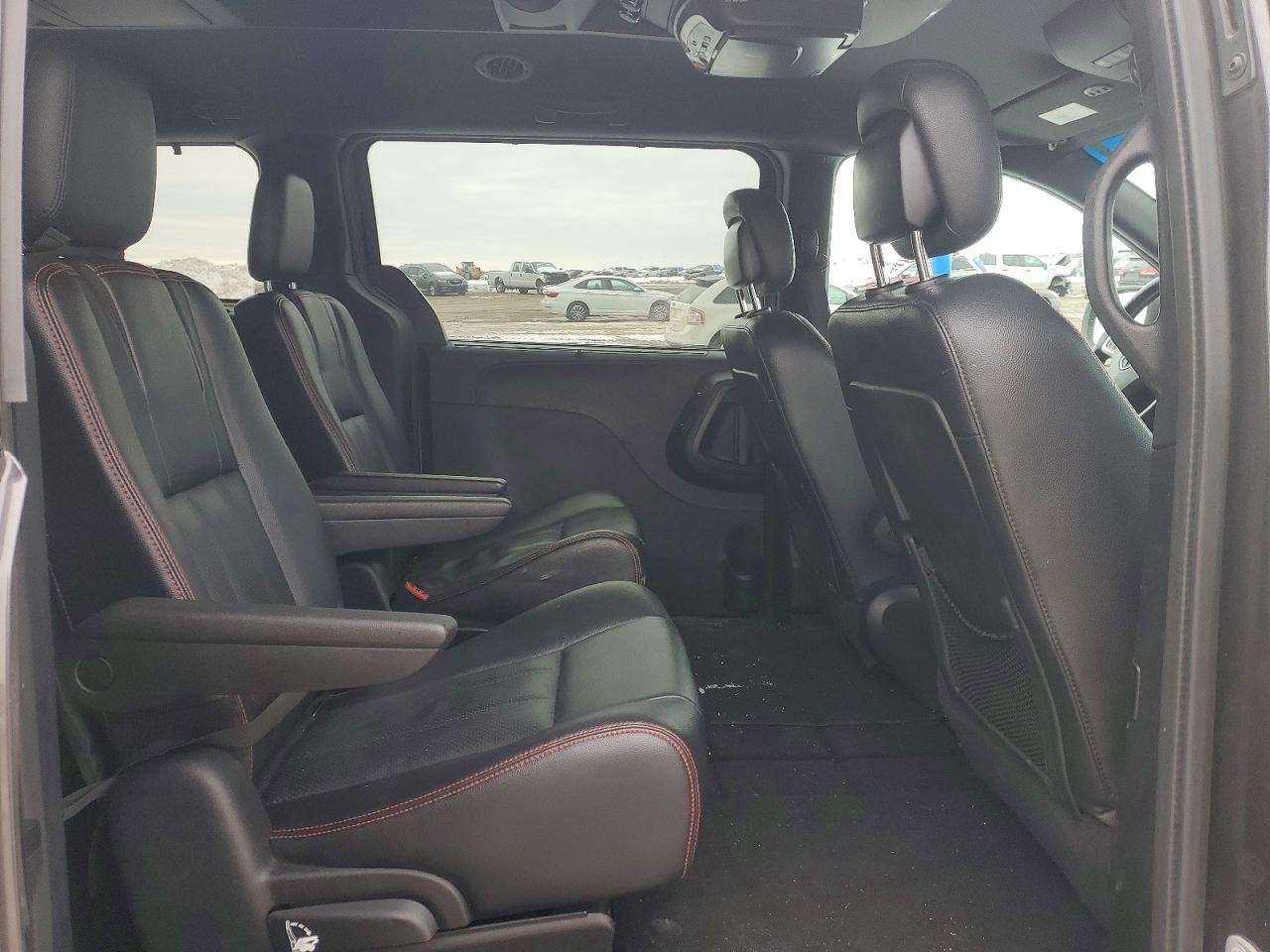 2015 DODGE GRAND CARAVAN photo 11