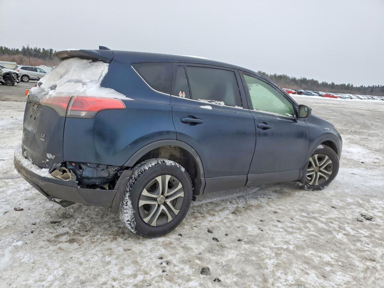 2018 TOYOTA RAV4 LE photo 9