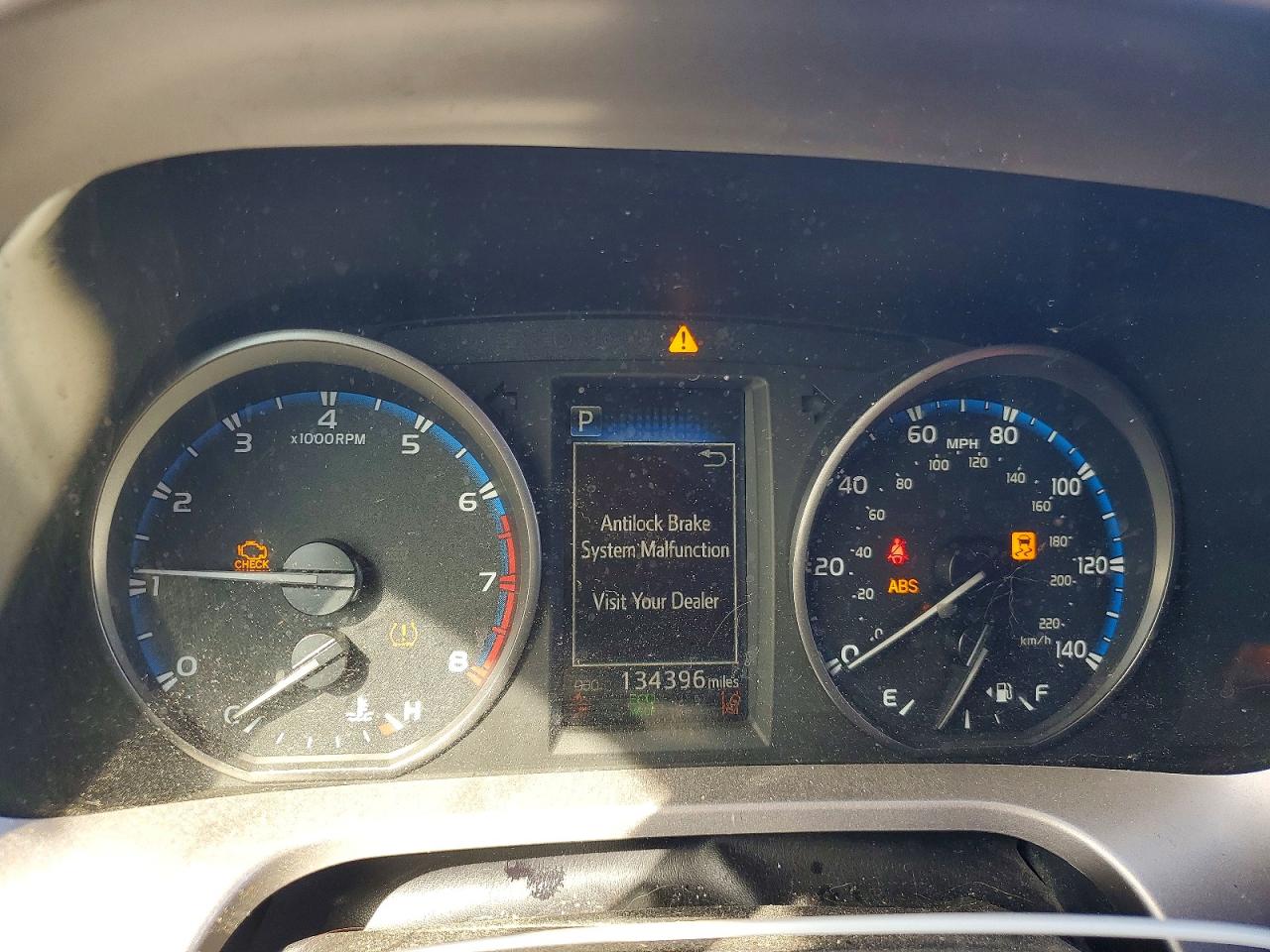 2018 TOYOTA RAV4 LE photo 33