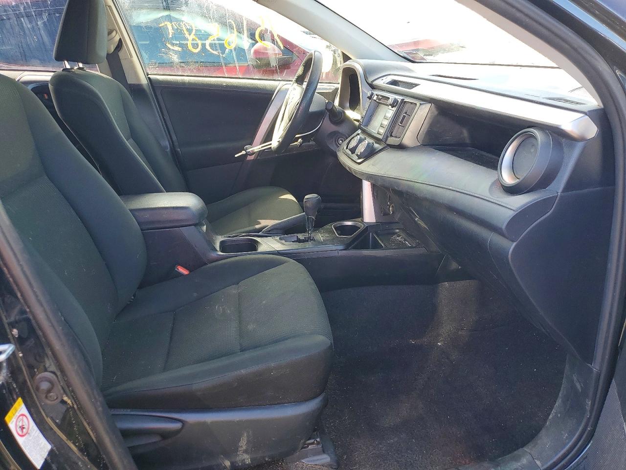 2018 TOYOTA RAV4 LE photo 25