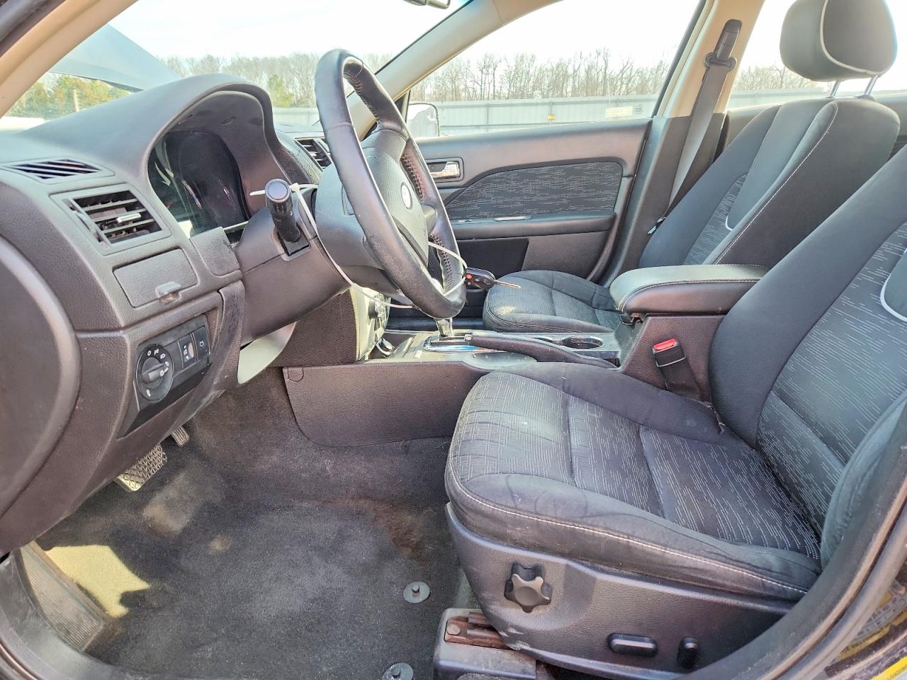 2011 FORD FUSION SE photo 19