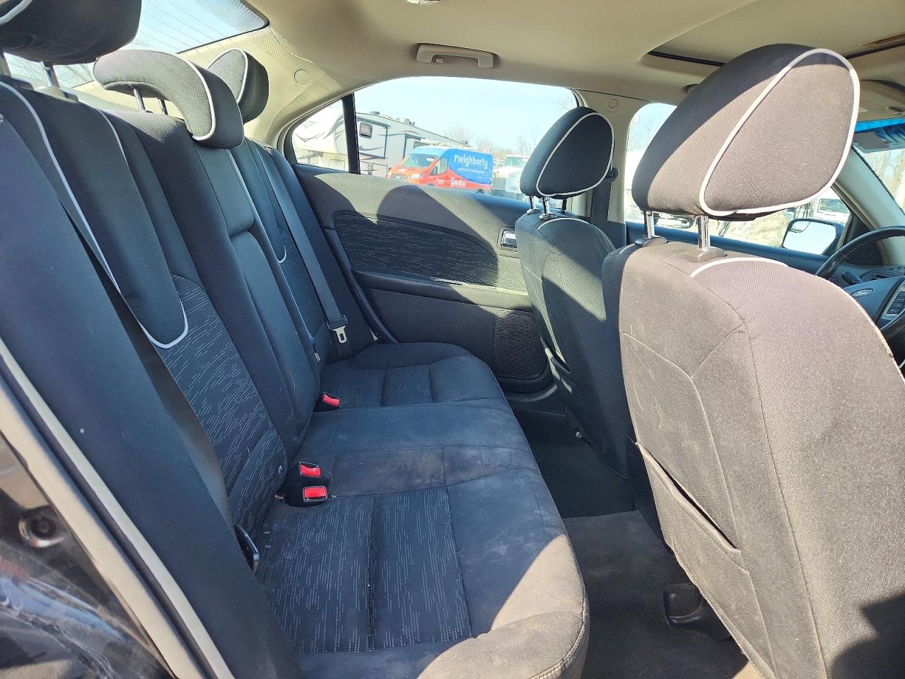 2011 FORD FUSION SE photo 28