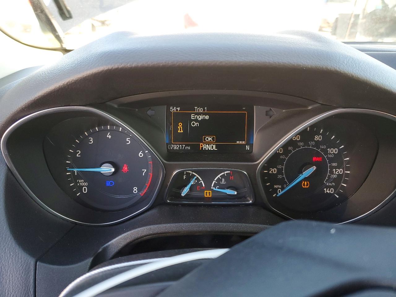 2017 FORD FOCUS SE photo 9