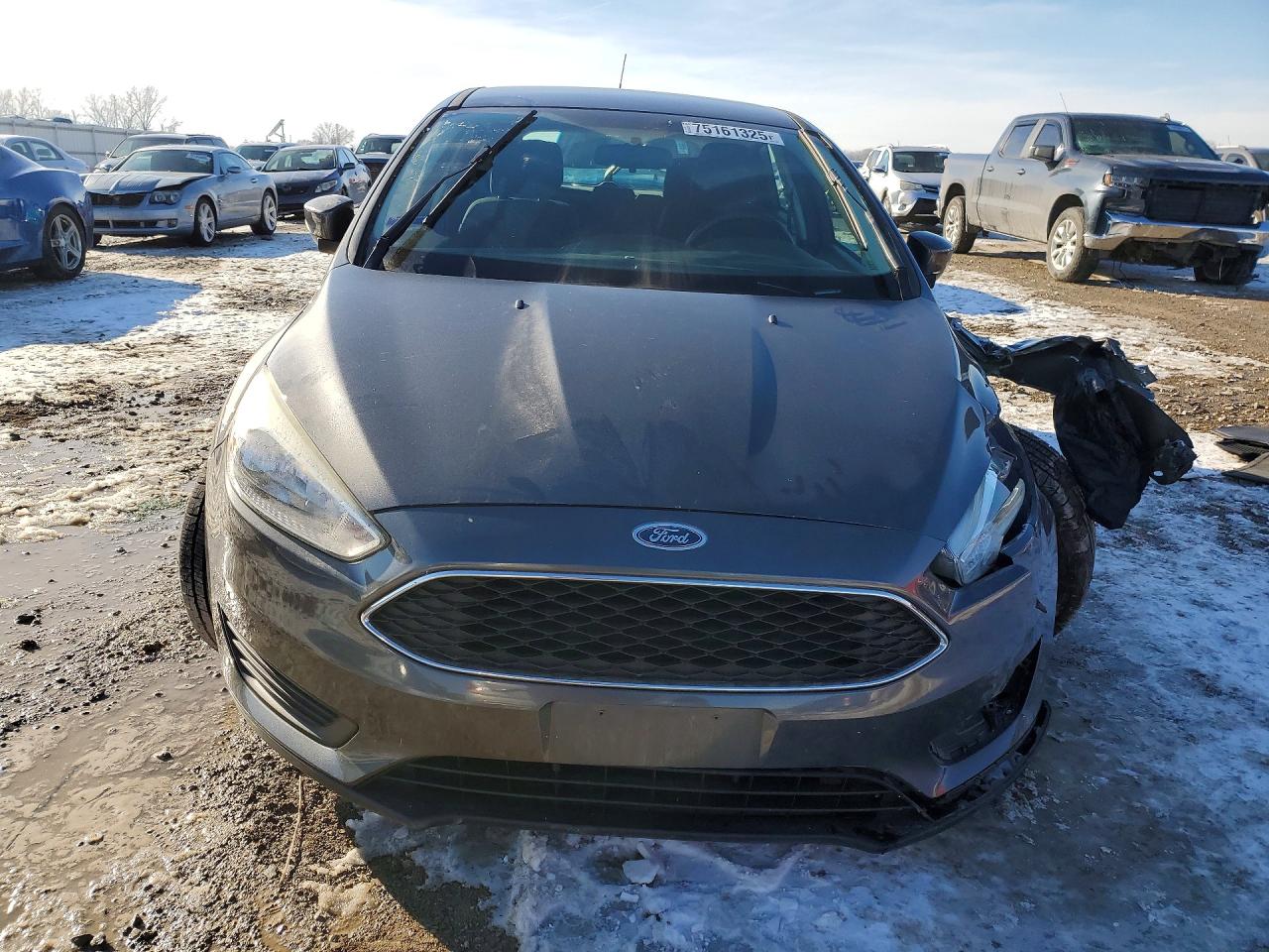 2017 FORD FOCUS SE photo 5