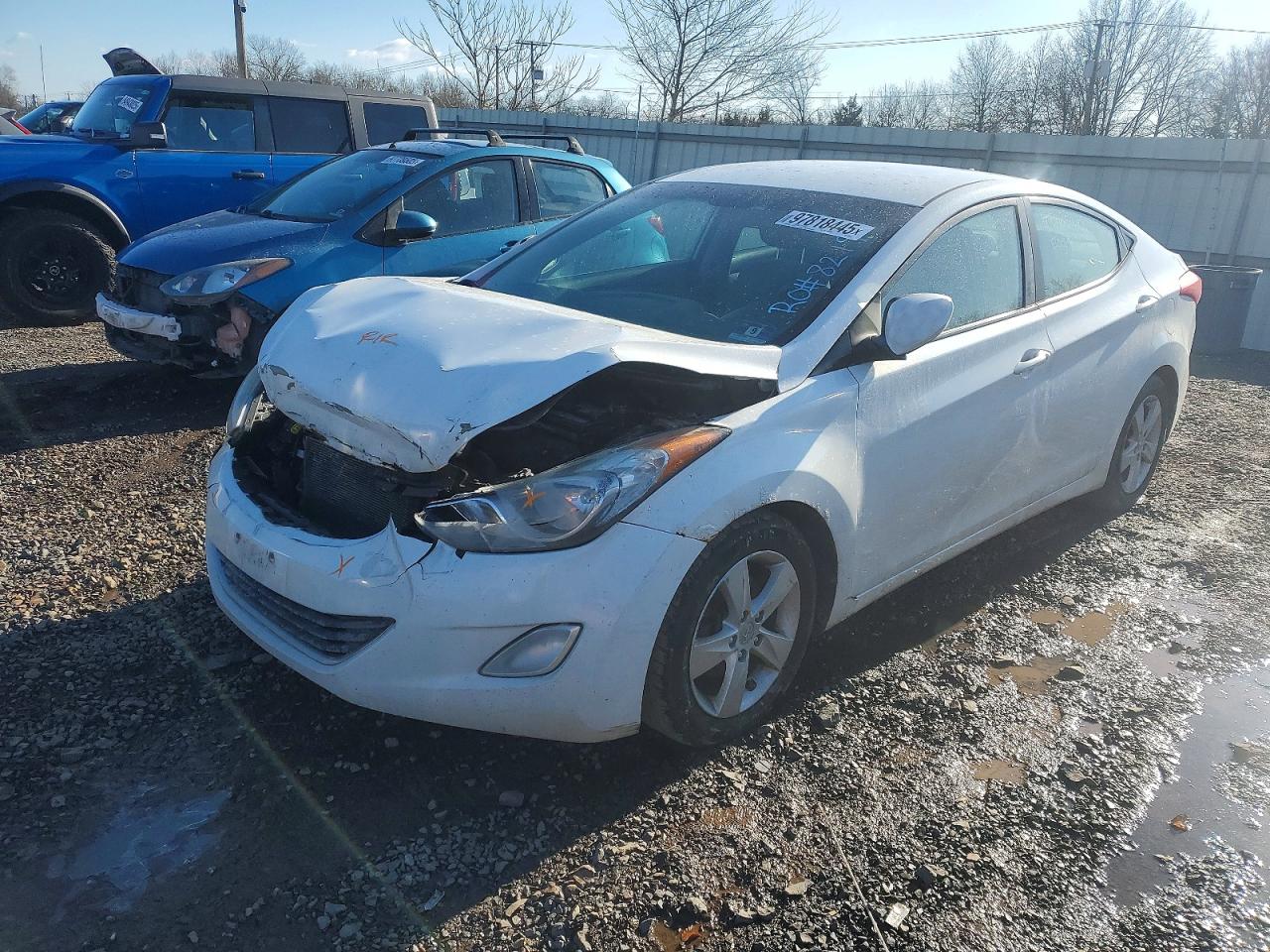 2013 HYUNDAI ELANTRA