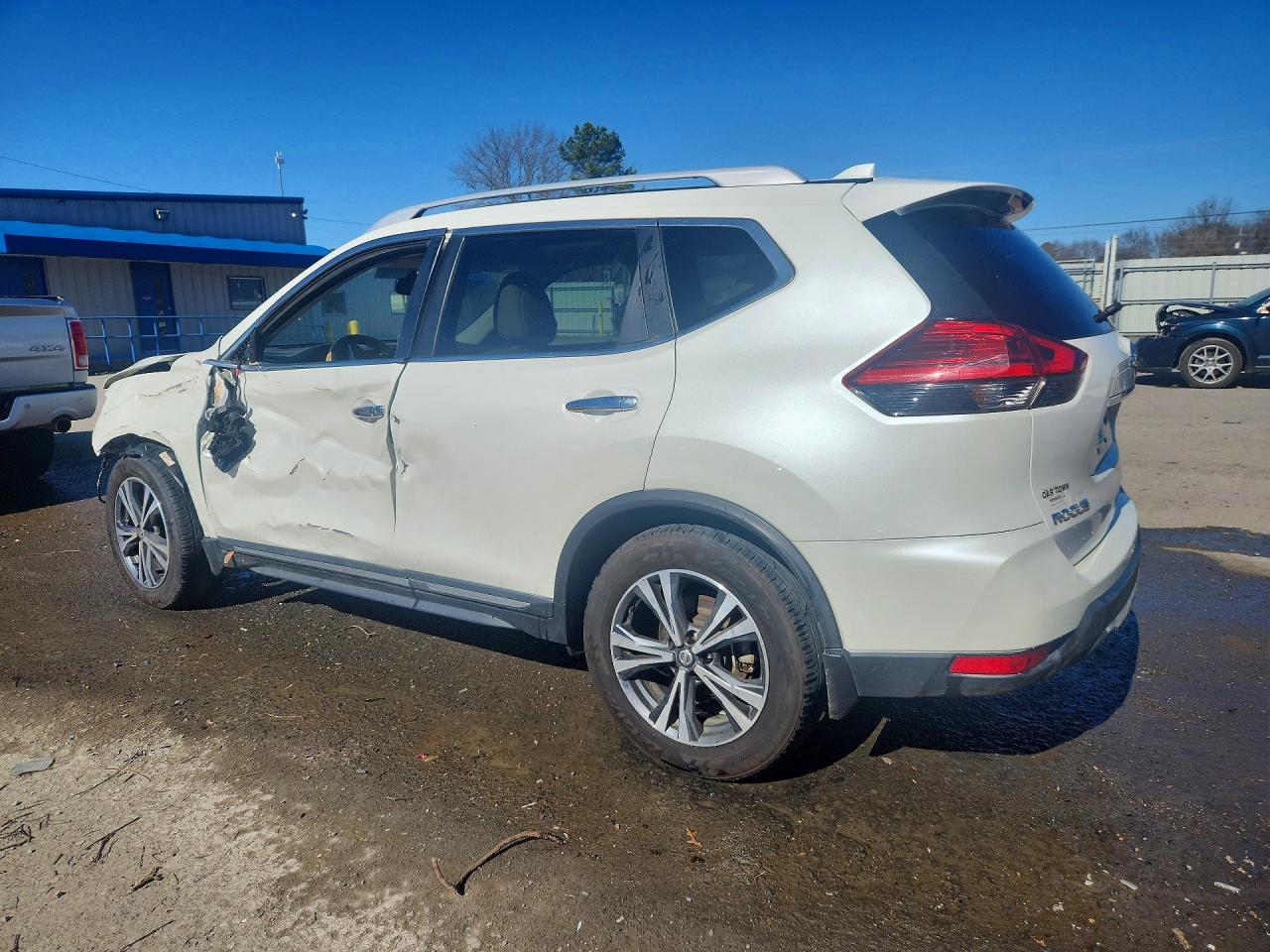 2017 NISSAN ROGUE SL photo 3