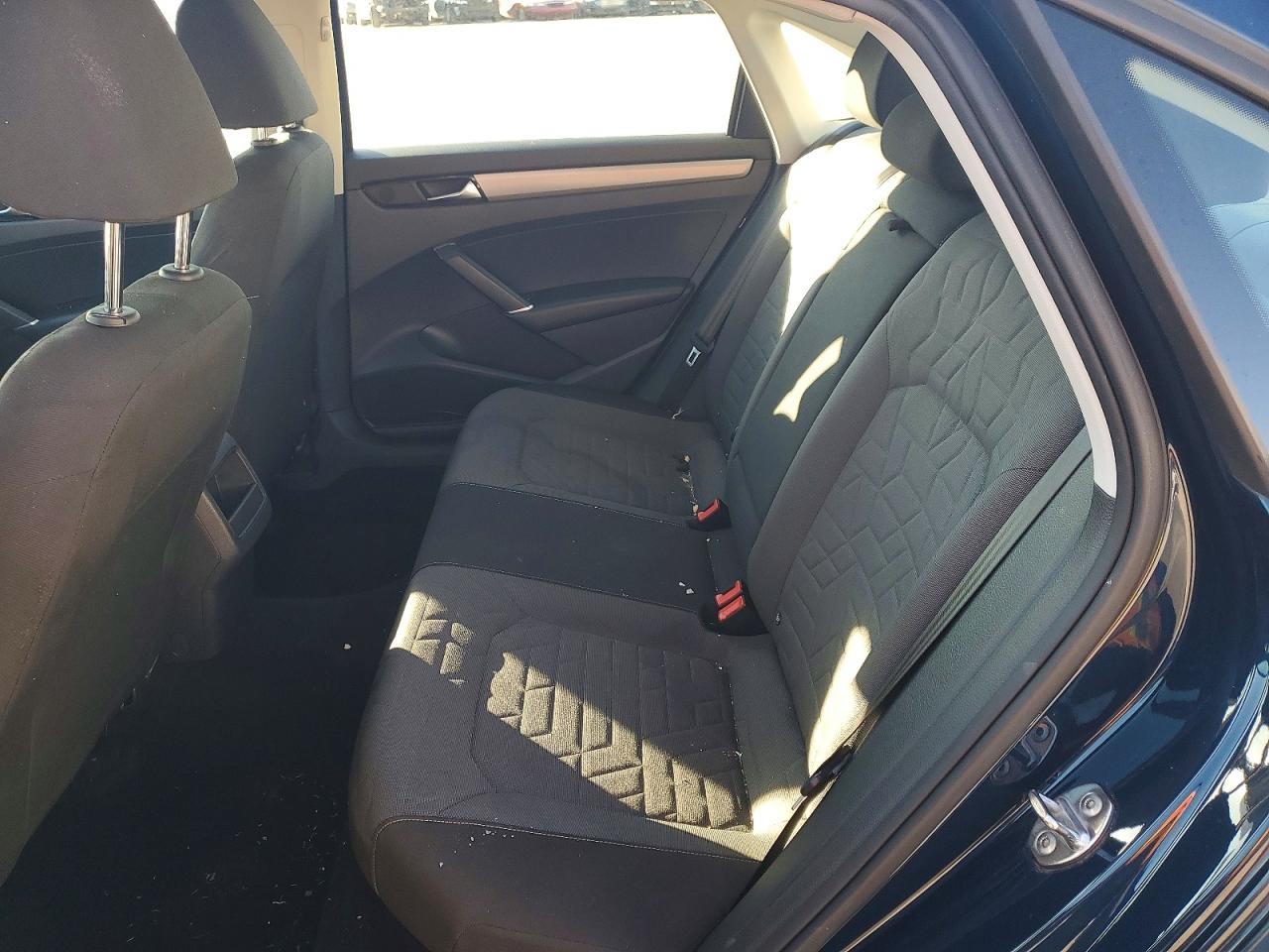2021 VOLKSWAGEN PASSAT S photo 10