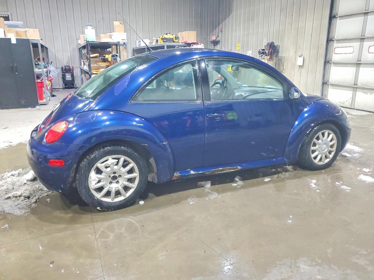 2004 VOLKSWAGEN NEW BEETLE GLS photo 5