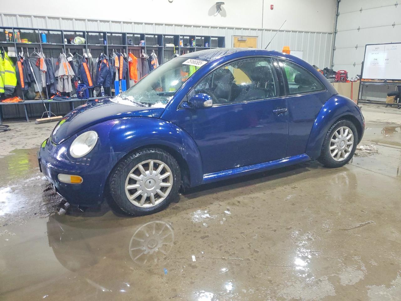 2004 VOLKSWAGEN NEW BEETLE