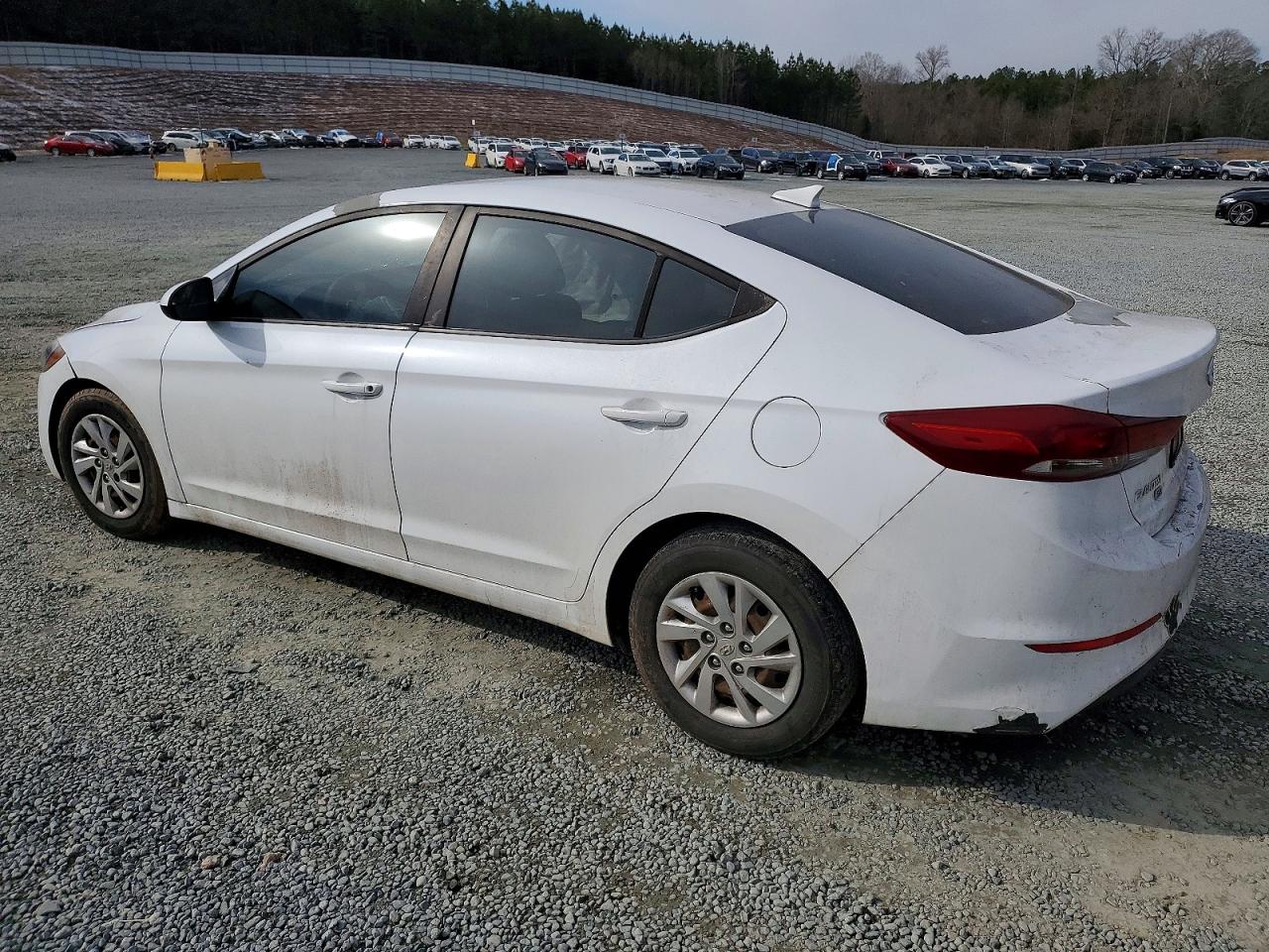 2017 HYUNDAI ELANTRA SE photo 2