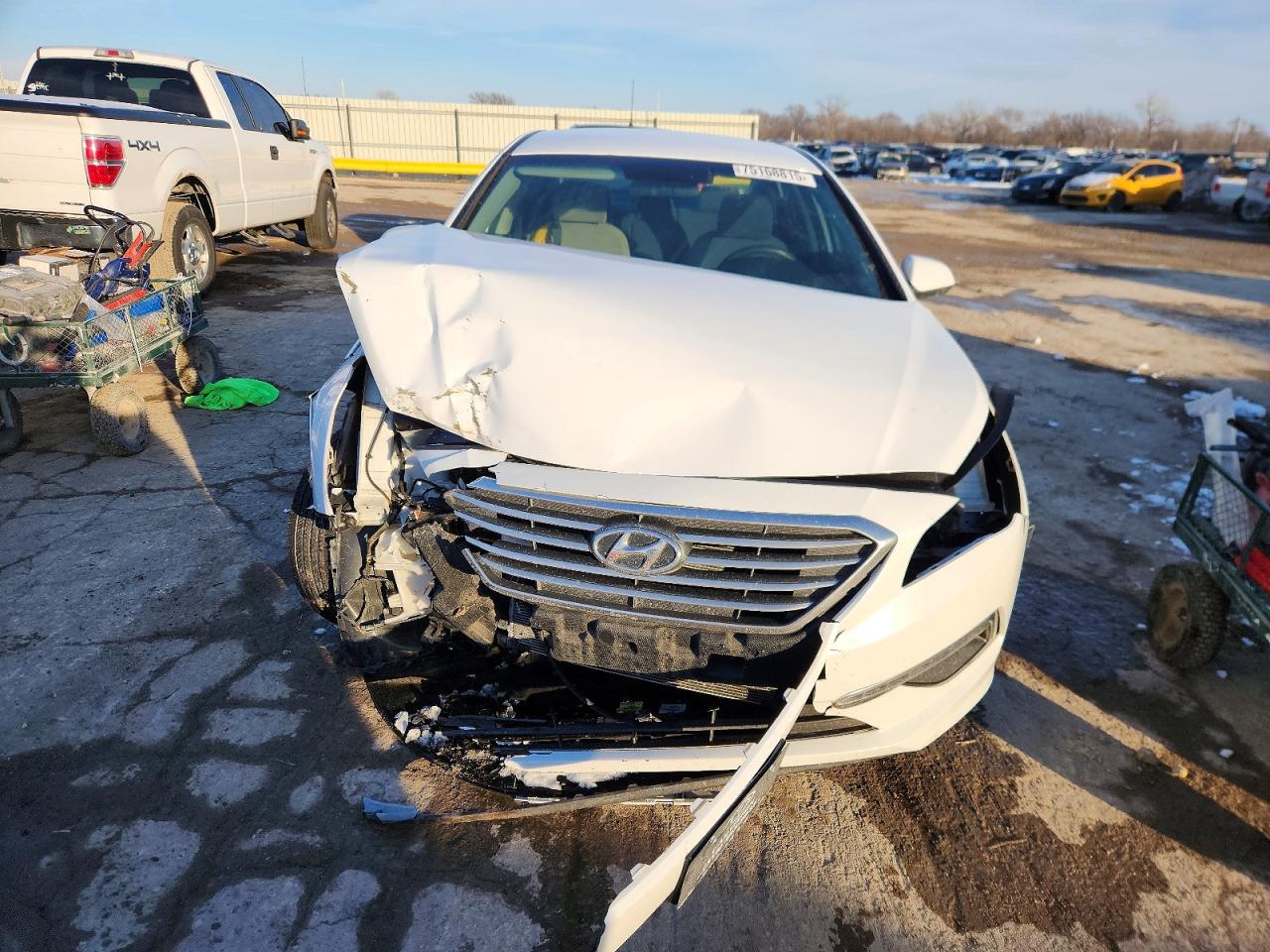 2015 HYUNDAI SONATA SE photo 9