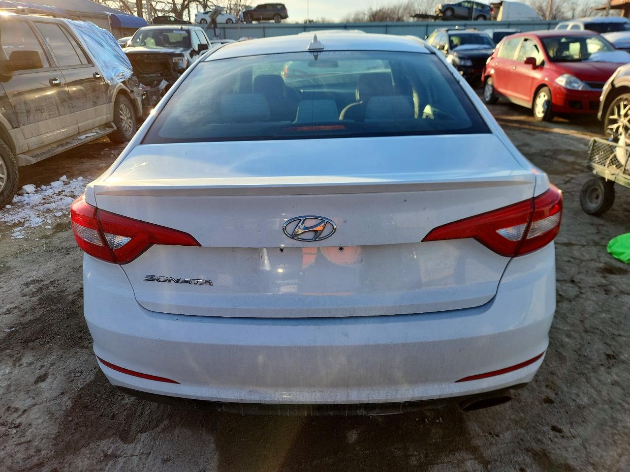 2015 HYUNDAI SONATA SE photo 11
