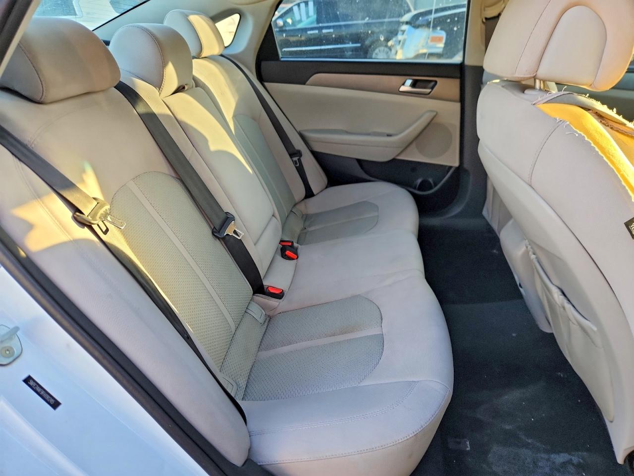 2015 HYUNDAI SONATA SE photo 19